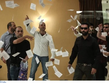 Ο αρχηγός του Ρουβίκωνα προωθεί μήνυμα στρατολόγησης νέων μελών για να πάει μέχρι και στο «τελευταίο χωριό»